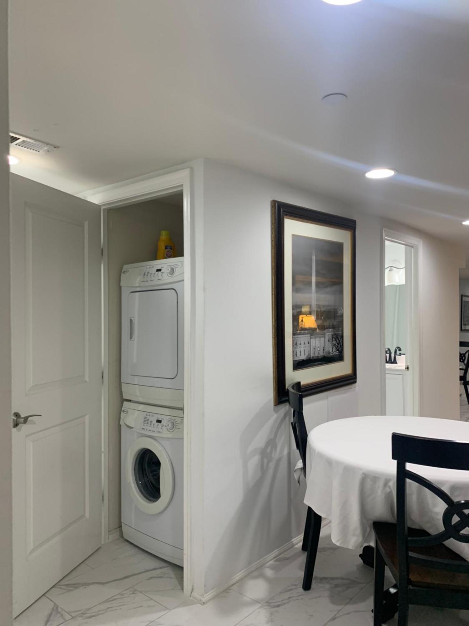 Lovely Remodeled 2Bdrm Basement Home Washington Exterior photo