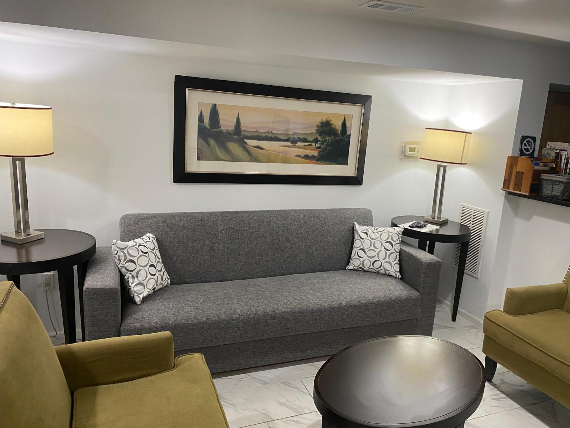 Lovely Remodeled 2Bdrm Basement Home Washington Exterior photo